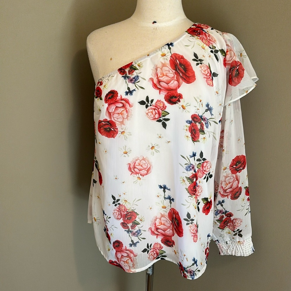 NWT Mahee Asymmetrical Off Shouler Blouse Size Medium
